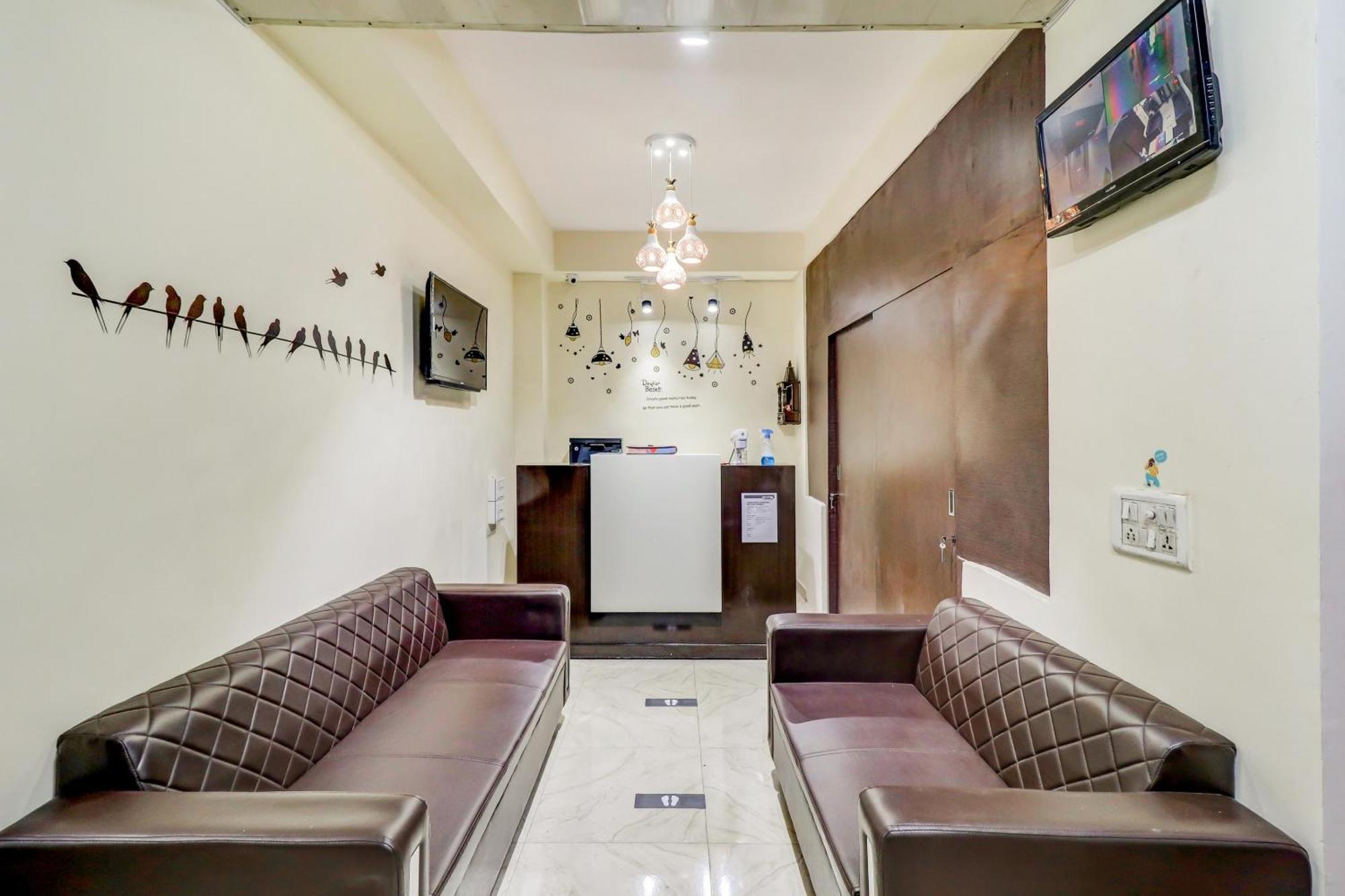 Hotel O Rs Hotels Near Pitampura Metro Delhi  Exterior photo
